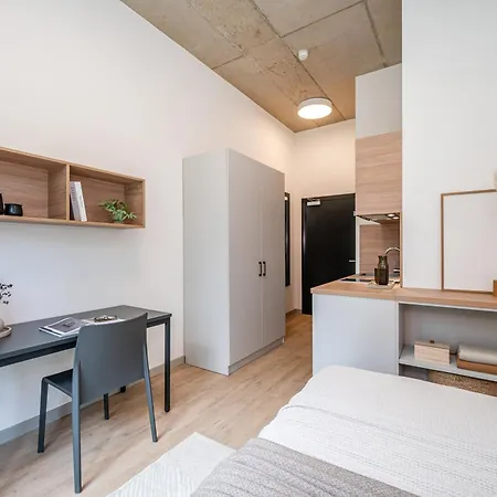 Shed Living Riga - Stylish Urban Stay Ryga